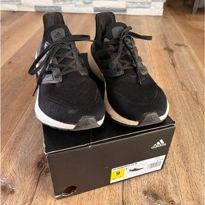 Adidas ultraboost 21 Womens 9 black
